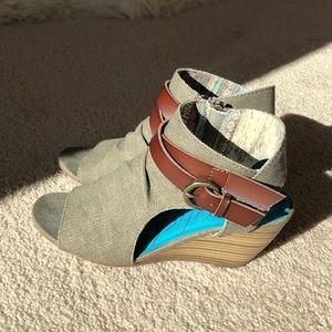 Blowfish canvas wedge sandals